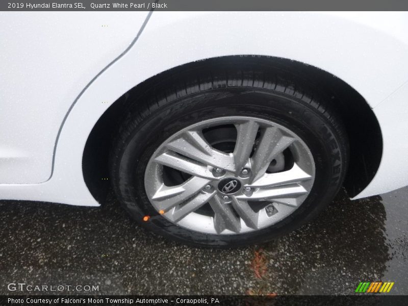 Quartz White Pearl / Black 2019 Hyundai Elantra SEL
