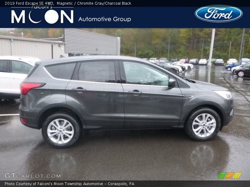 Magnetic / Chromite Gray/Charcoal Black 2019 Ford Escape SE 4WD