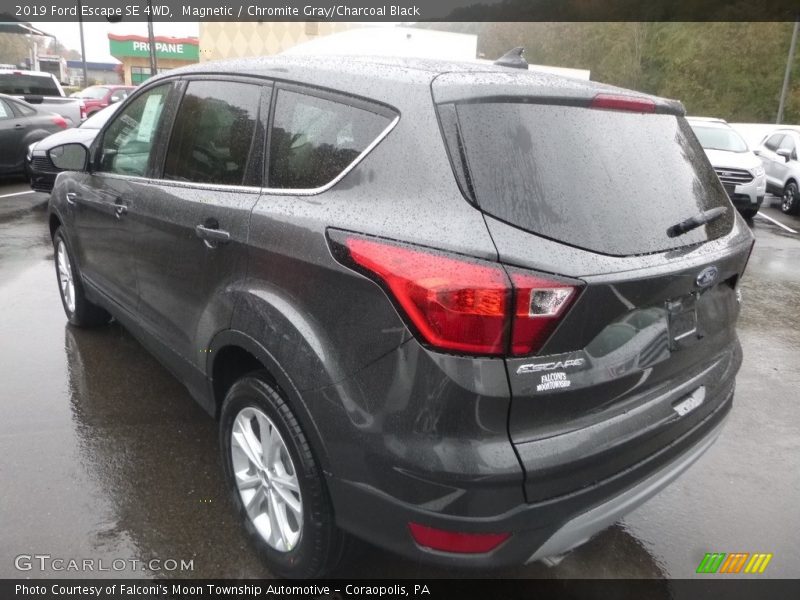 Magnetic / Chromite Gray/Charcoal Black 2019 Ford Escape SE 4WD