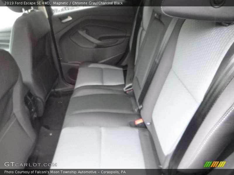 Magnetic / Chromite Gray/Charcoal Black 2019 Ford Escape SE 4WD