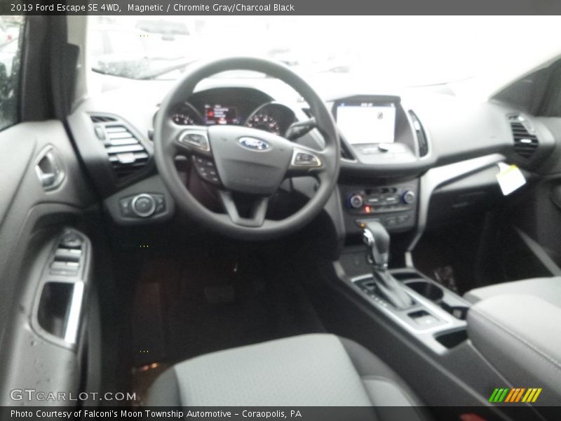 Magnetic / Chromite Gray/Charcoal Black 2019 Ford Escape SE 4WD