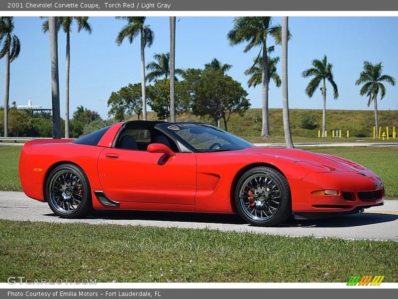 Torch Red / Light Gray 2001 Chevrolet Corvette Coupe