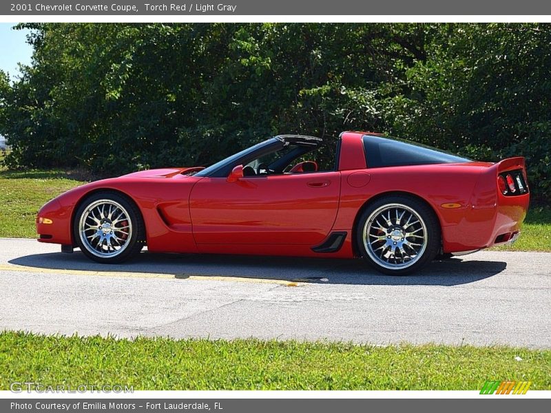 Torch Red / Light Gray 2001 Chevrolet Corvette Coupe