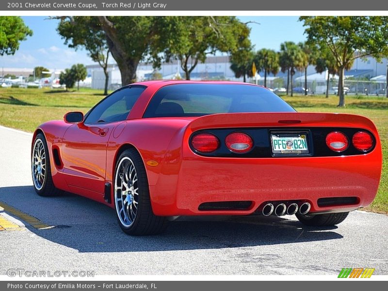 Torch Red / Light Gray 2001 Chevrolet Corvette Coupe