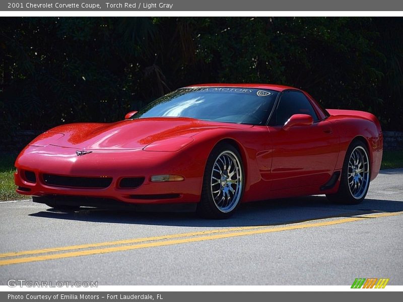 Torch Red / Light Gray 2001 Chevrolet Corvette Coupe