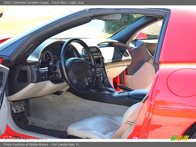 Torch Red / Light Gray 2001 Chevrolet Corvette Coupe