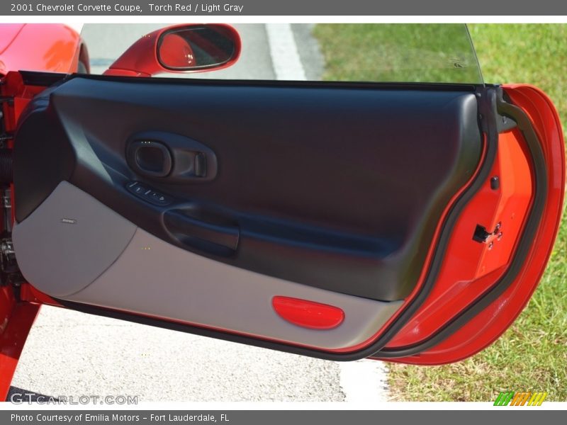 Torch Red / Light Gray 2001 Chevrolet Corvette Coupe