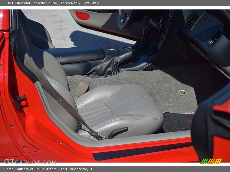 Torch Red / Light Gray 2001 Chevrolet Corvette Coupe