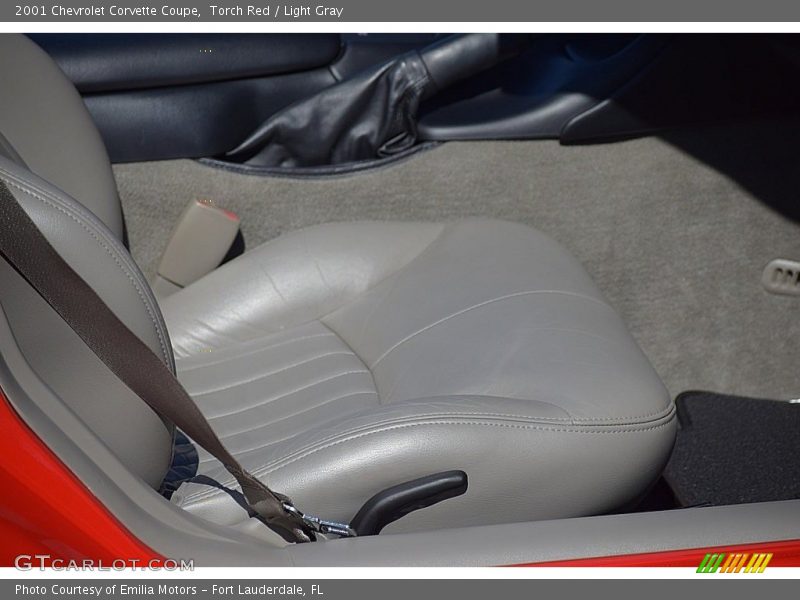 Torch Red / Light Gray 2001 Chevrolet Corvette Coupe
