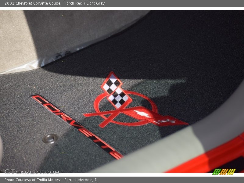 Torch Red / Light Gray 2001 Chevrolet Corvette Coupe