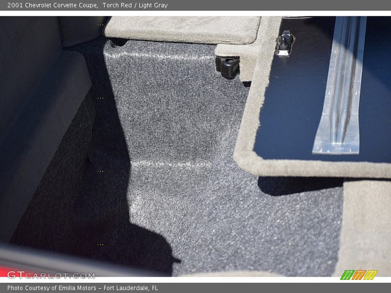 Torch Red / Light Gray 2001 Chevrolet Corvette Coupe
