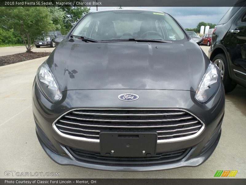 Magnetic / Charcoal Black 2018 Ford Fiesta SE Sedan
