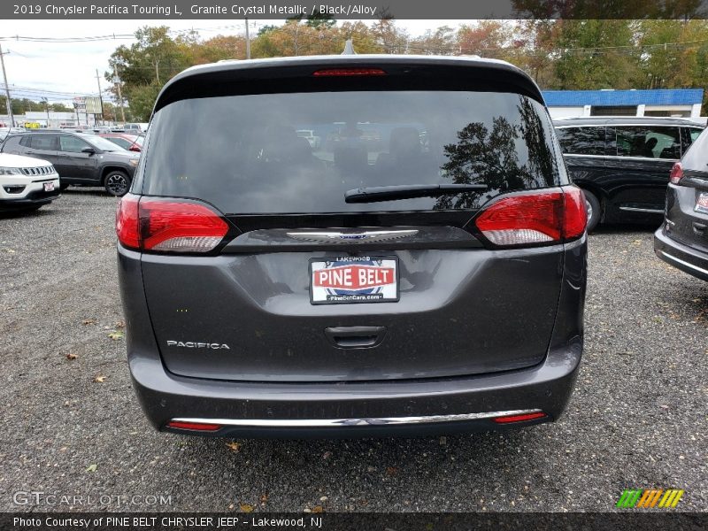 Granite Crystal Metallic / Black/Alloy 2019 Chrysler Pacifica Touring L