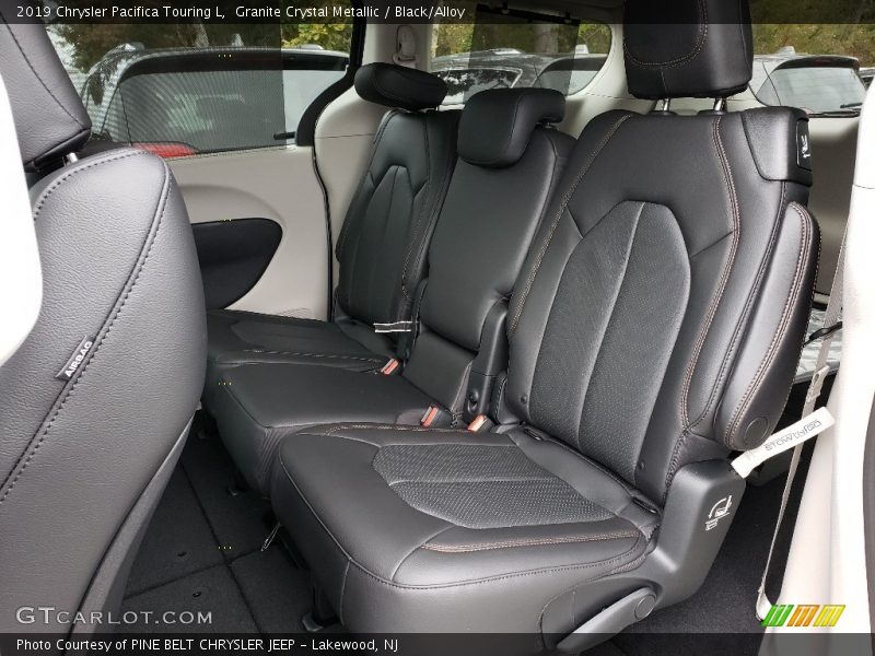 Granite Crystal Metallic / Black/Alloy 2019 Chrysler Pacifica Touring L