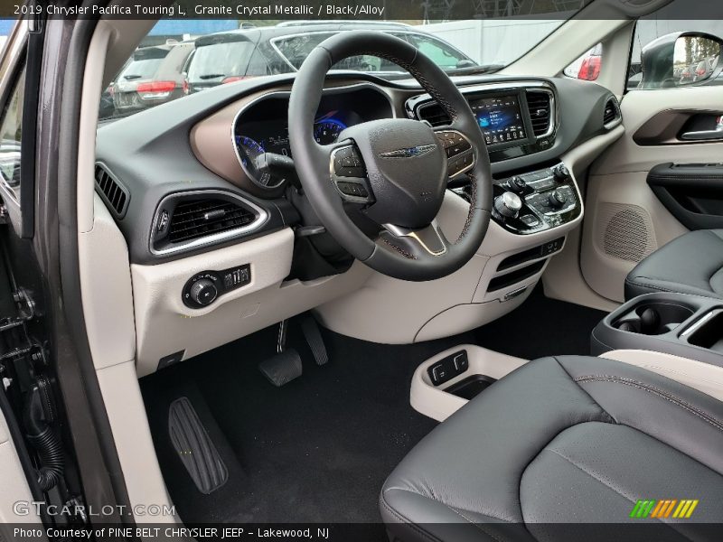 Granite Crystal Metallic / Black/Alloy 2019 Chrysler Pacifica Touring L