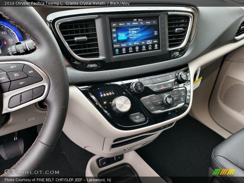 Granite Crystal Metallic / Black/Alloy 2019 Chrysler Pacifica Touring L