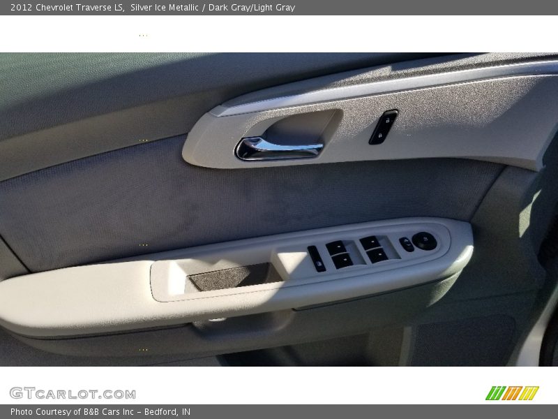 Silver Ice Metallic / Dark Gray/Light Gray 2012 Chevrolet Traverse LS
