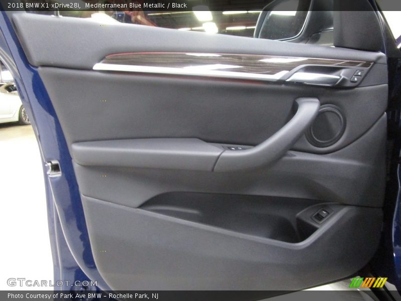 Mediterranean Blue Metallic / Black 2018 BMW X1 xDrive28i