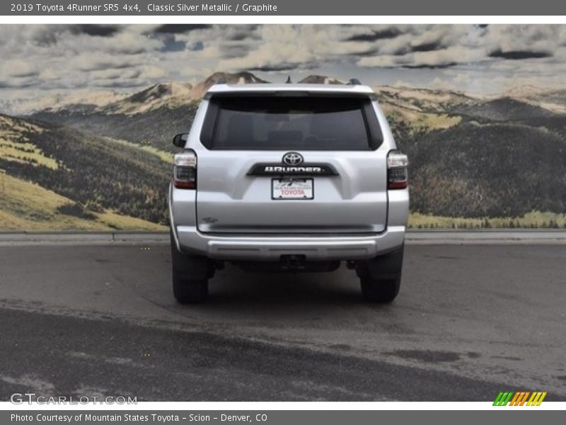 Classic Silver Metallic / Graphite 2019 Toyota 4Runner SR5 4x4