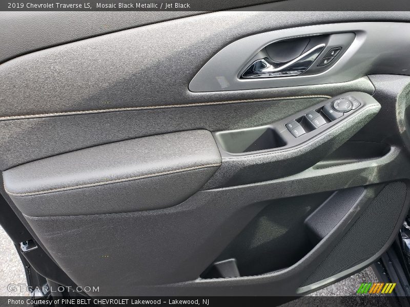Mosaic Black Metallic / Jet Black 2019 Chevrolet Traverse LS