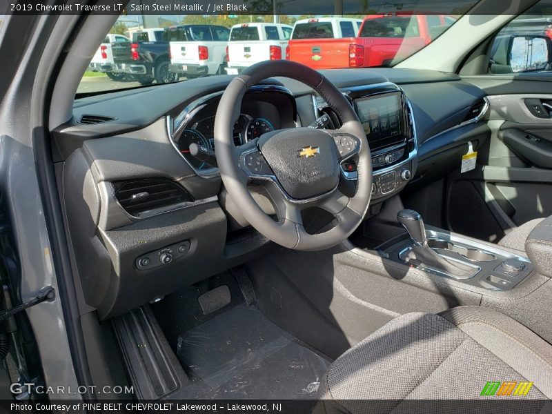 Satin Steel Metallic / Jet Black 2019 Chevrolet Traverse LT