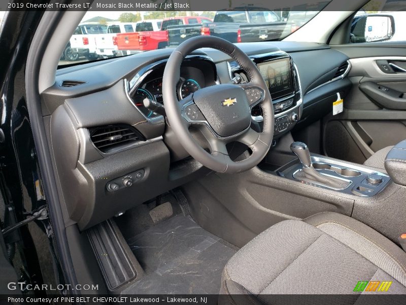 Mosaic Black Metallic / Jet Black 2019 Chevrolet Traverse LT