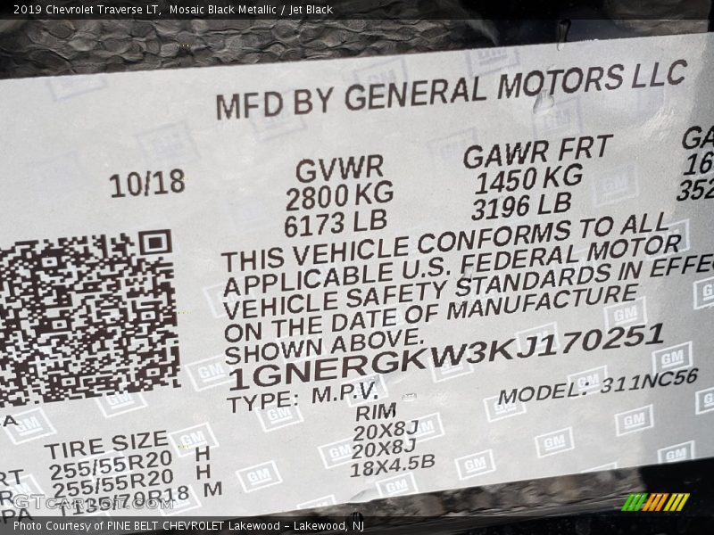 Mosaic Black Metallic / Jet Black 2019 Chevrolet Traverse LT