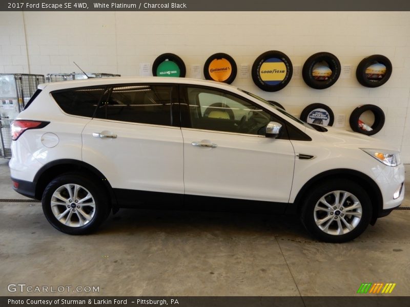 White Platinum / Charcoal Black 2017 Ford Escape SE 4WD