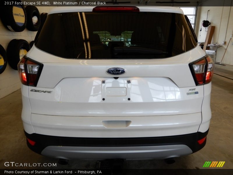White Platinum / Charcoal Black 2017 Ford Escape SE 4WD