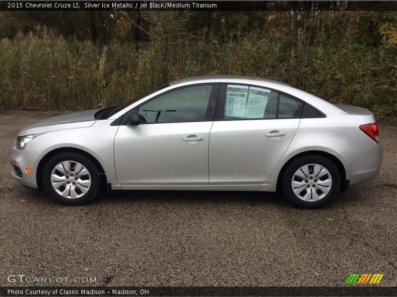 Silver Ice Metallic / Jet Black/Medium Titanium 2015 Chevrolet Cruze LS