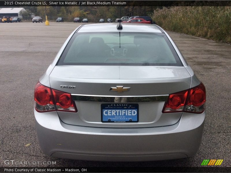 Silver Ice Metallic / Jet Black/Medium Titanium 2015 Chevrolet Cruze LS
