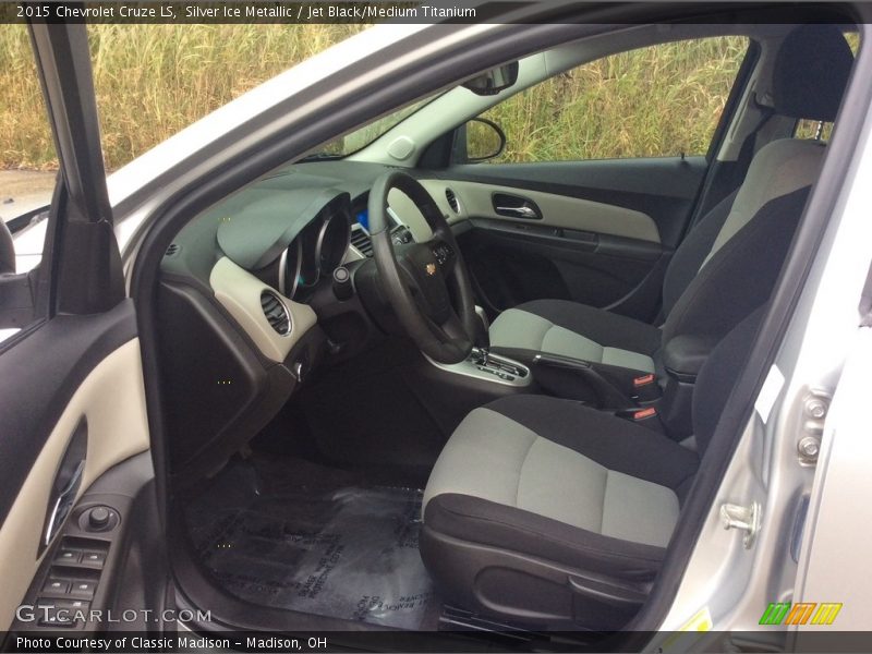 Silver Ice Metallic / Jet Black/Medium Titanium 2015 Chevrolet Cruze LS