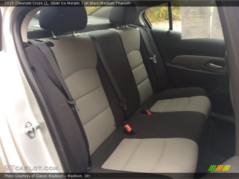 Silver Ice Metallic / Jet Black/Medium Titanium 2015 Chevrolet Cruze LS