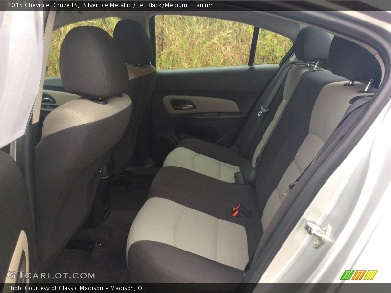 Silver Ice Metallic / Jet Black/Medium Titanium 2015 Chevrolet Cruze LS