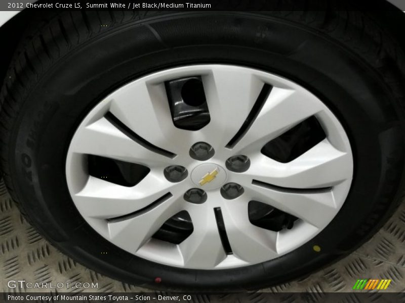 Summit White / Jet Black/Medium Titanium 2012 Chevrolet Cruze LS
