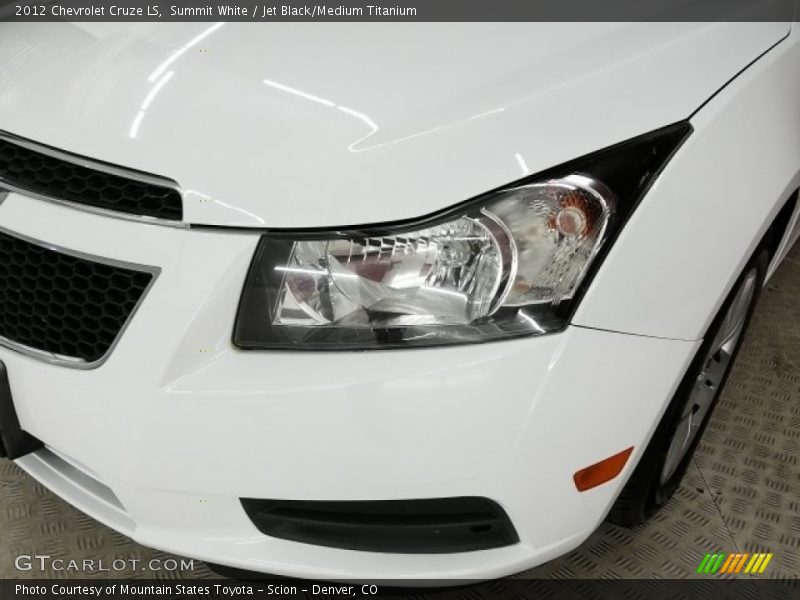 Summit White / Jet Black/Medium Titanium 2012 Chevrolet Cruze LS