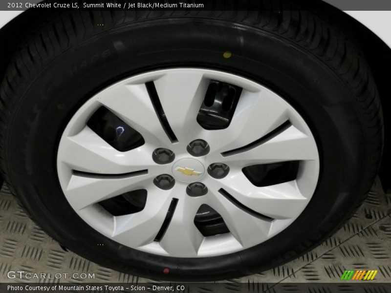 Summit White / Jet Black/Medium Titanium 2012 Chevrolet Cruze LS