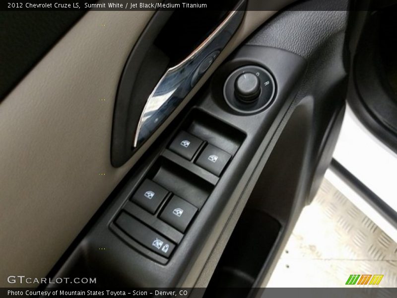 Summit White / Jet Black/Medium Titanium 2012 Chevrolet Cruze LS