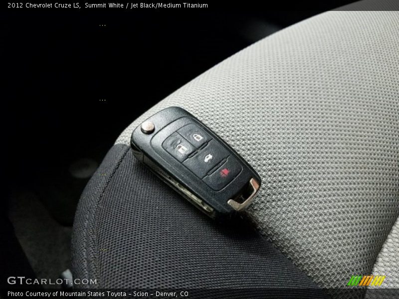 Summit White / Jet Black/Medium Titanium 2012 Chevrolet Cruze LS