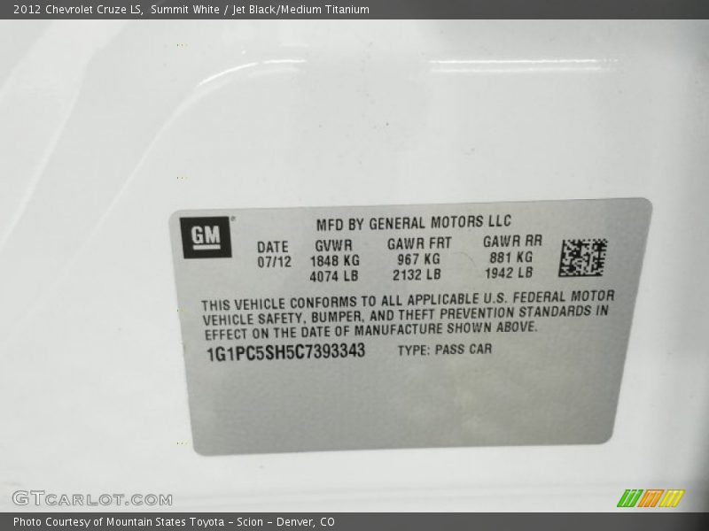 Summit White / Jet Black/Medium Titanium 2012 Chevrolet Cruze LS