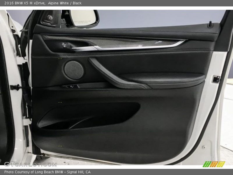 Alpine White / Black 2016 BMW X5 M xDrive