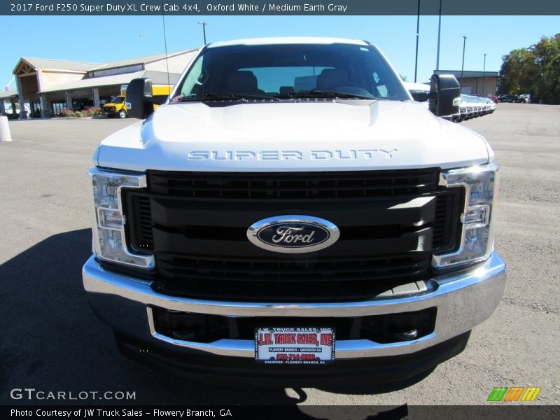 Oxford White / Medium Earth Gray 2017 Ford F250 Super Duty XL Crew Cab 4x4