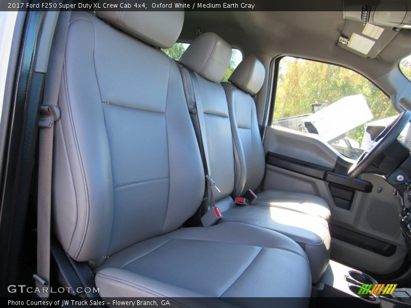 Oxford White / Medium Earth Gray 2017 Ford F250 Super Duty XL Crew Cab 4x4
