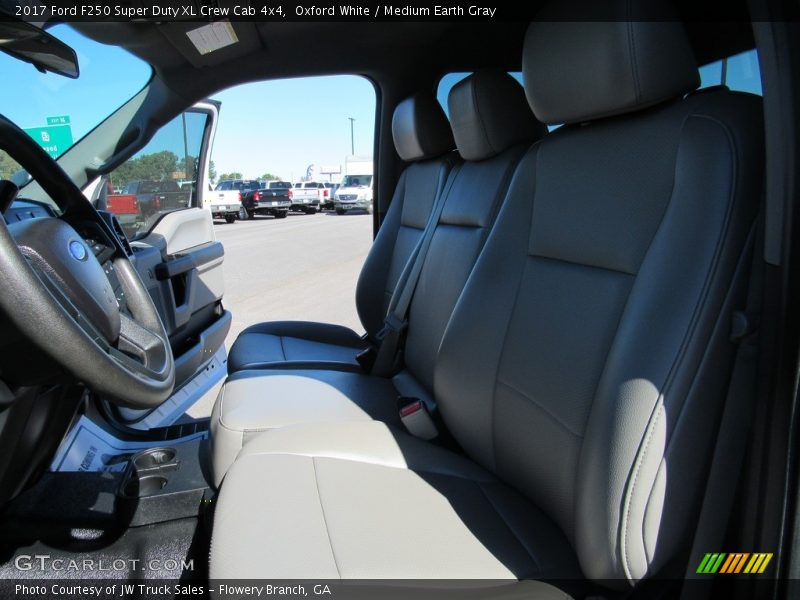 Oxford White / Medium Earth Gray 2017 Ford F250 Super Duty XL Crew Cab 4x4