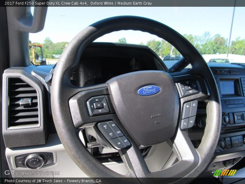 Oxford White / Medium Earth Gray 2017 Ford F250 Super Duty XL Crew Cab 4x4