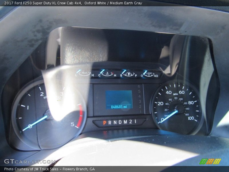 Oxford White / Medium Earth Gray 2017 Ford F250 Super Duty XL Crew Cab 4x4