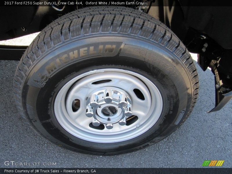 Oxford White / Medium Earth Gray 2017 Ford F250 Super Duty XL Crew Cab 4x4