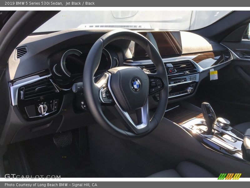 Jet Black / Black 2019 BMW 5 Series 530i Sedan