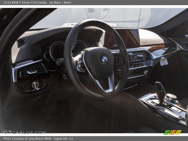 Jet Black / Black 2019 BMW 5 Series 530i Sedan