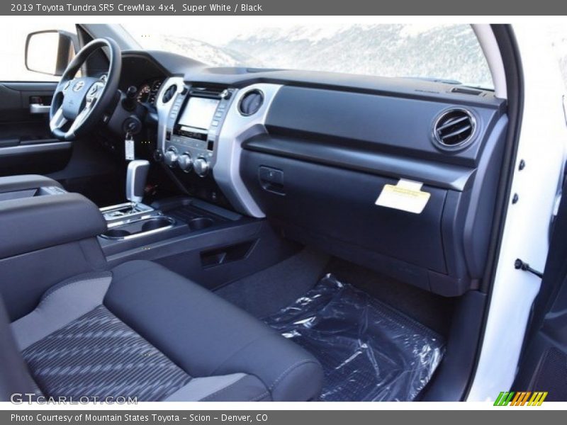 Super White / Black 2019 Toyota Tundra SR5 CrewMax 4x4